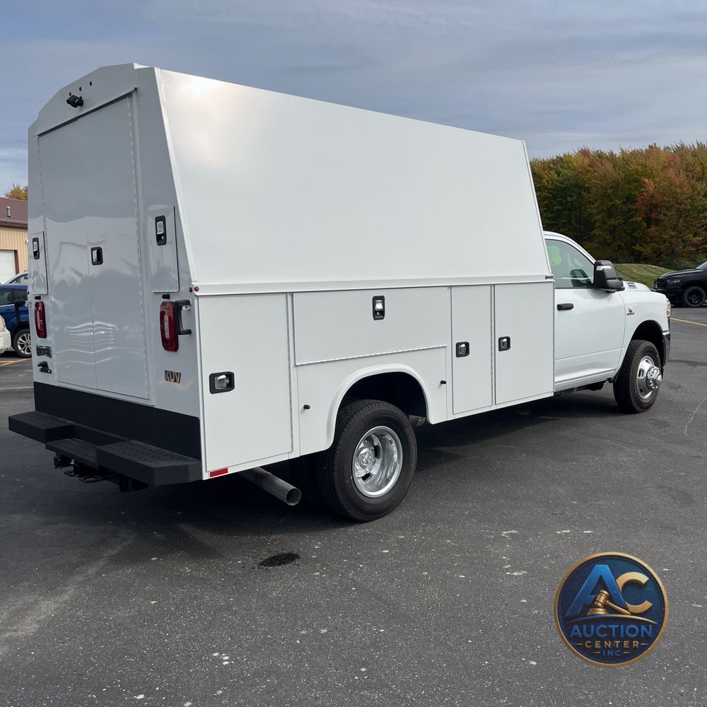 2024 Ram 3500 Cab/Chassis Tradesman