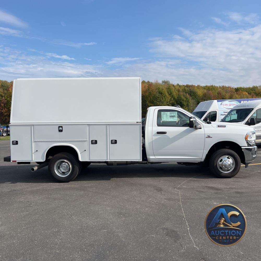 2024 Ram 3500 Cab/Chassis Tradesman