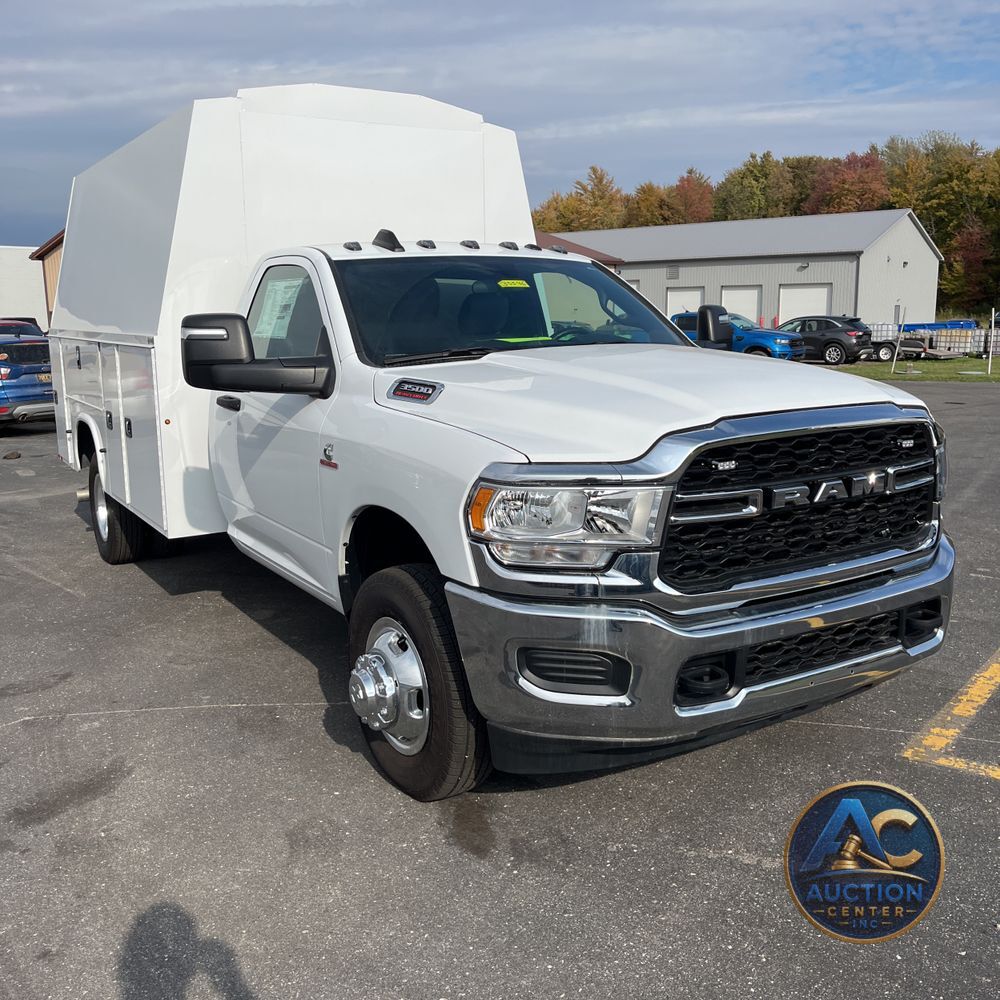 2024 Ram 3500 Cab/Chassis Tradesman