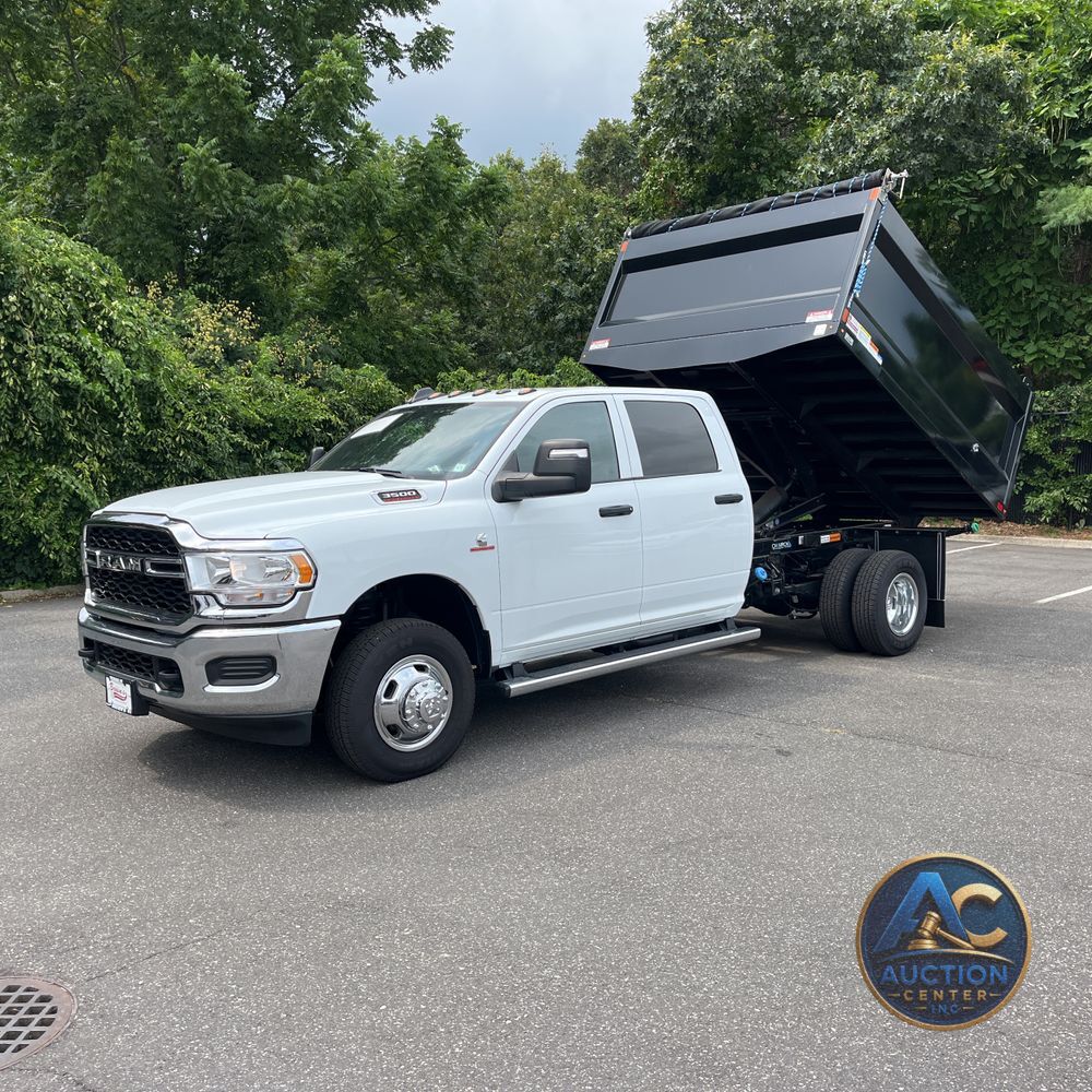 2024 Ram 3500 Cab/Chassis Tradesman