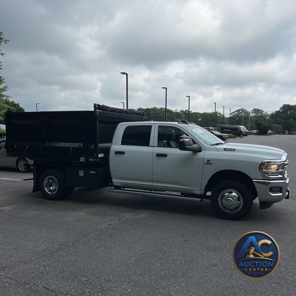 2024 Ram 3500 Cab/Chassis Tradesman
