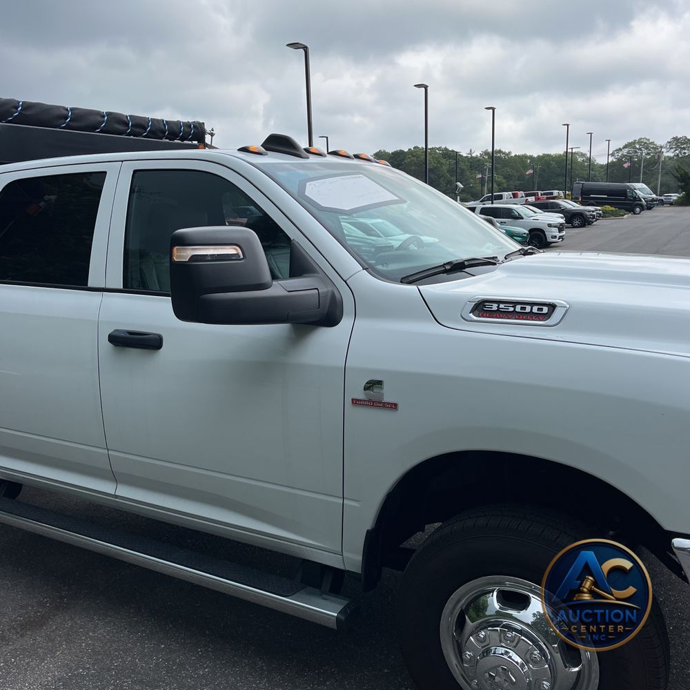 2024 Ram 3500 Cab/Chassis Tradesman