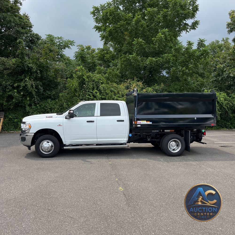 2024 Ram 3500 Cab/Chassis Tradesman
