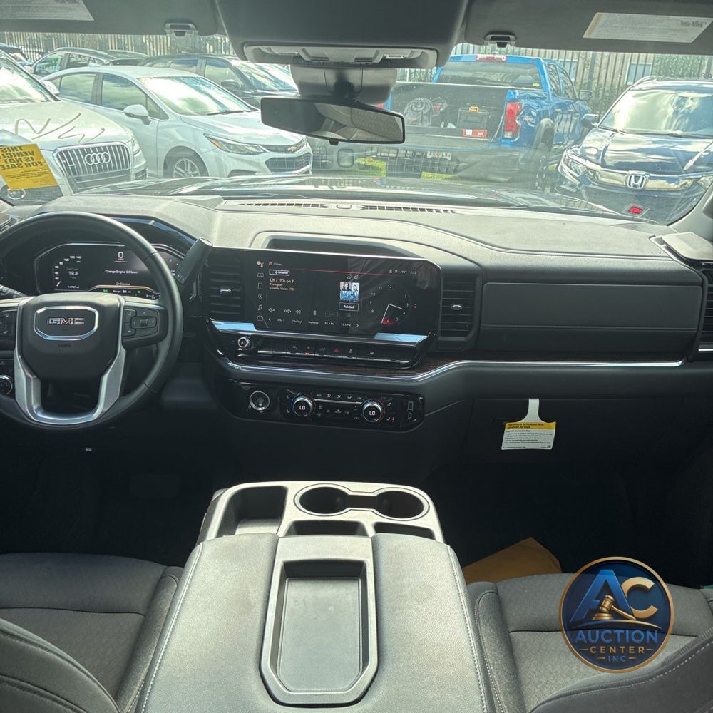 2024 GMC Sierra 1500 Elevation
