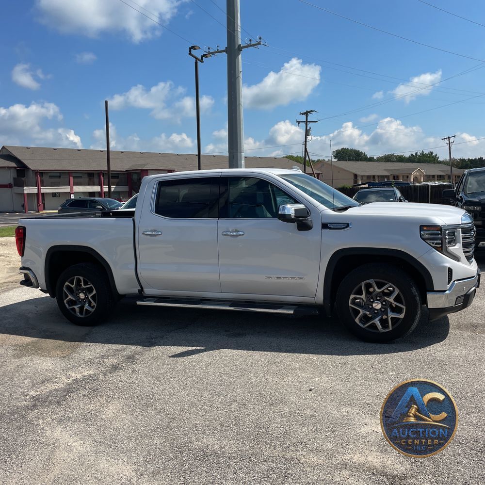 2024 GMC Sierra 1500 SLT