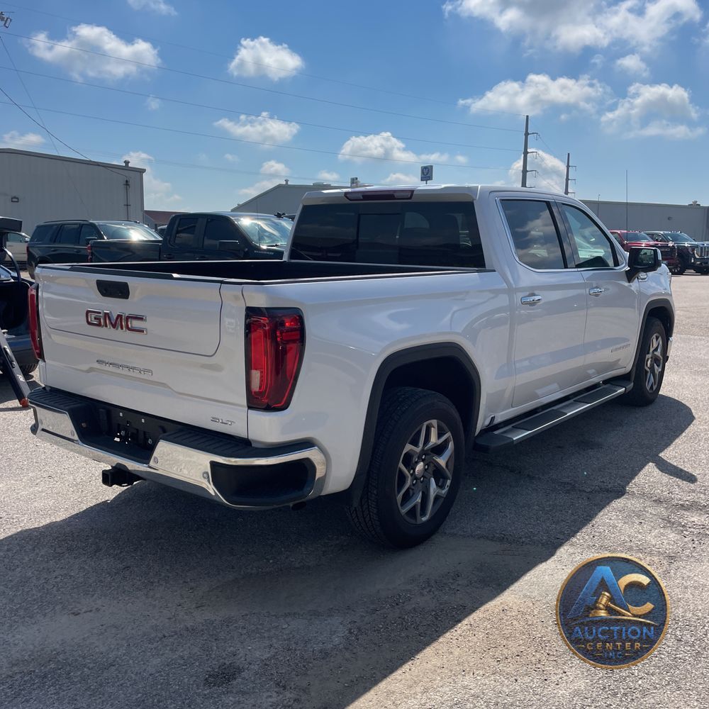 2024 GMC Sierra 1500 SLT