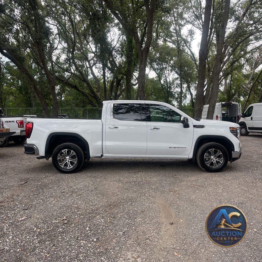 2025 GMC Sierra 1500 SLT