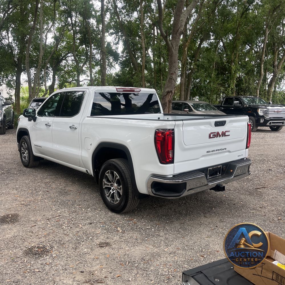 2025 GMC Sierra 1500 SLT