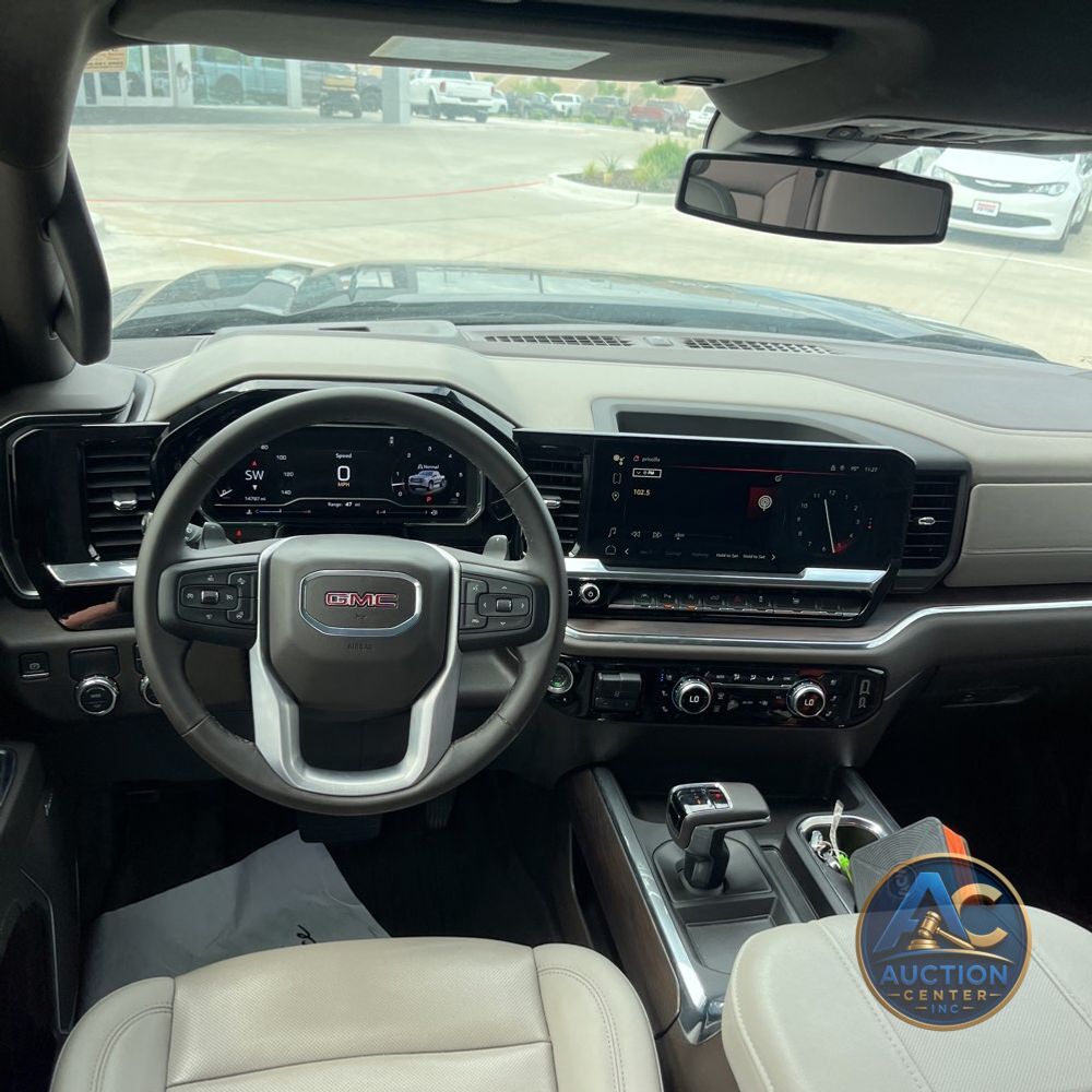 2024 GMC Sierra 1500 SLT