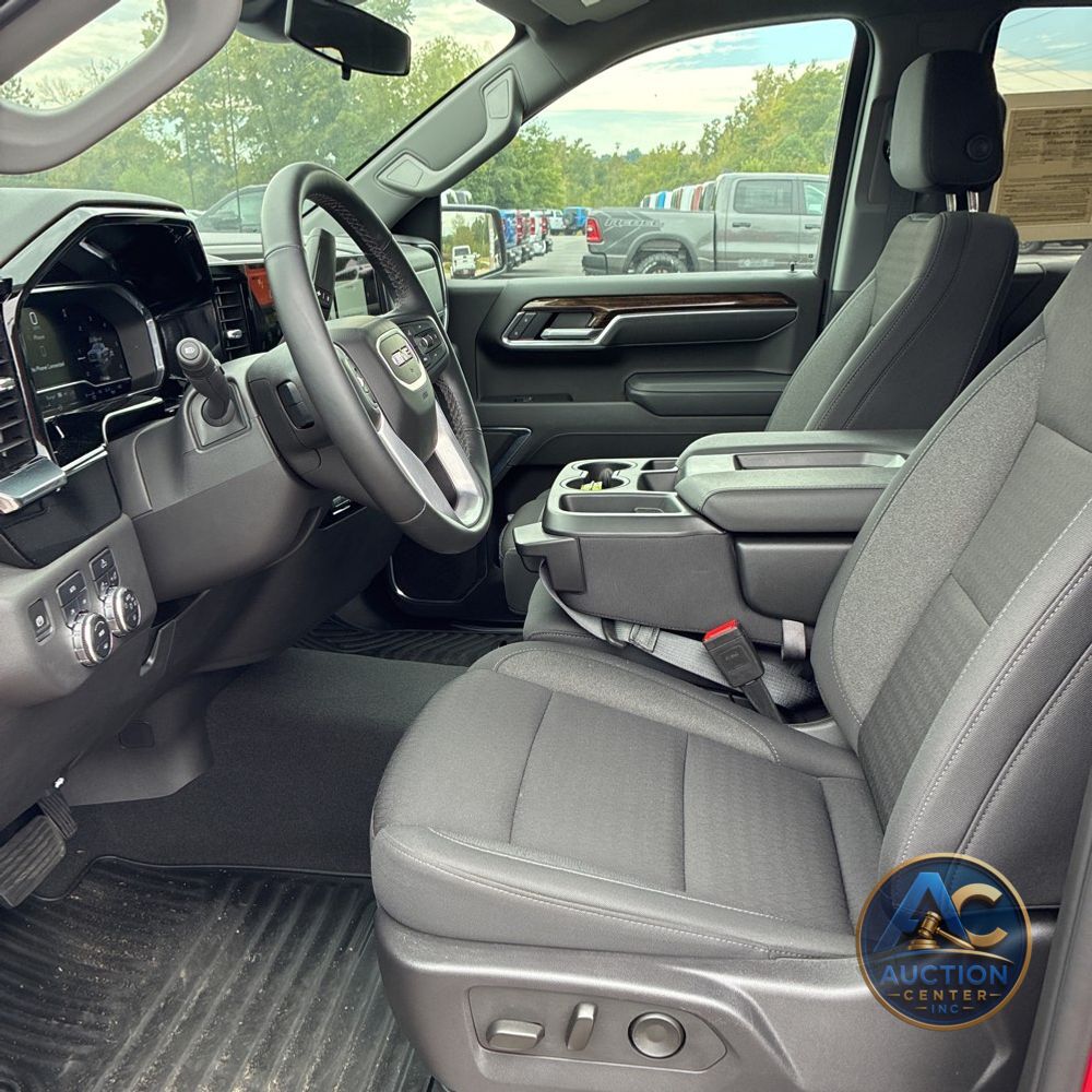 2025 GMC Sierra 1500 Elevation Standard