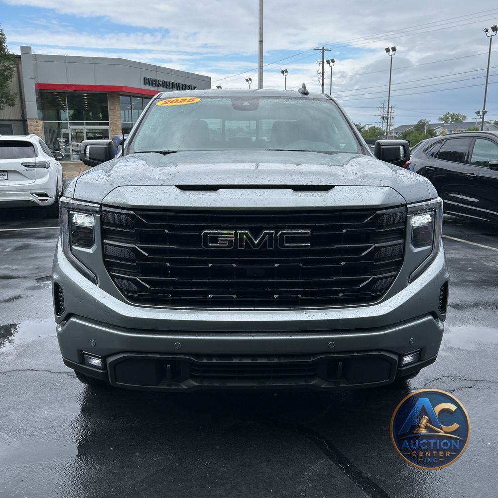 2025 GMC Sierra 1500 Elevation