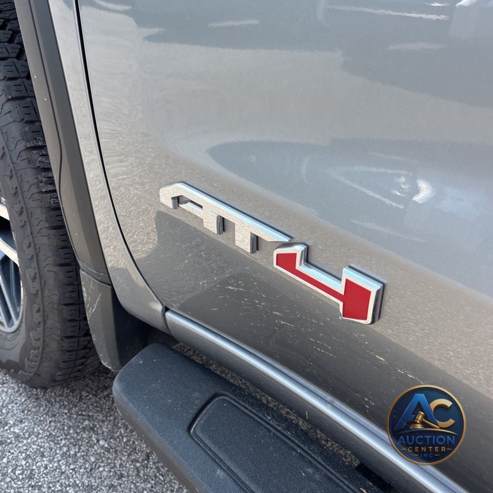 2025 GMC Sierra 1500 AT4