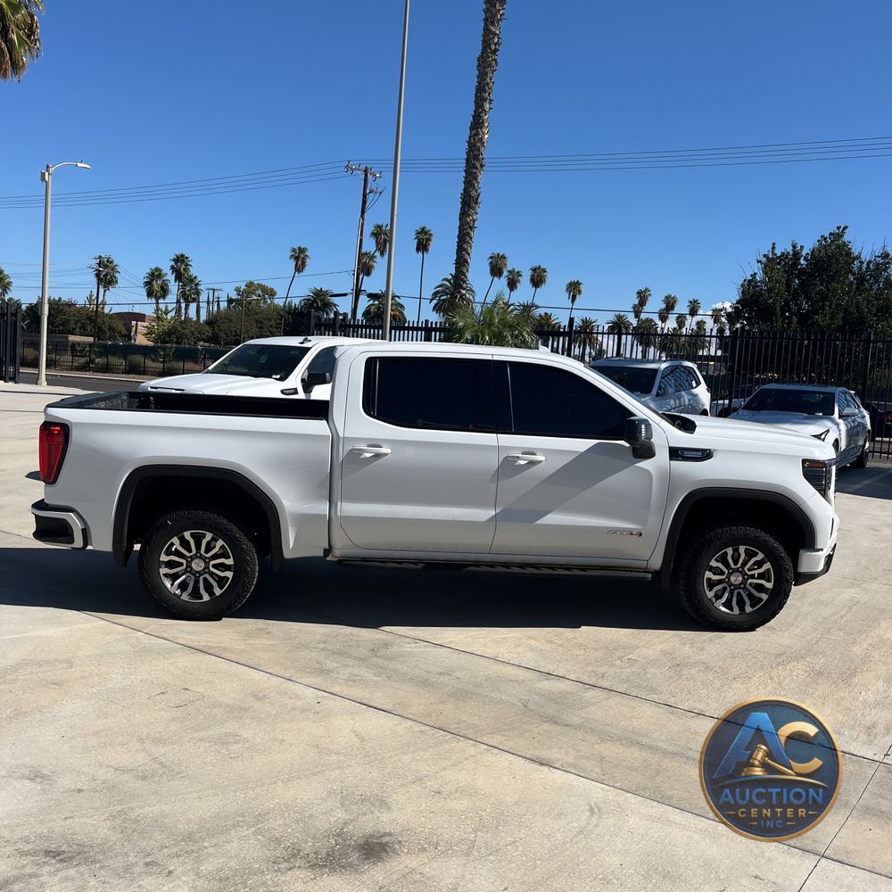 2023 GMC Sierra 1500 AT4