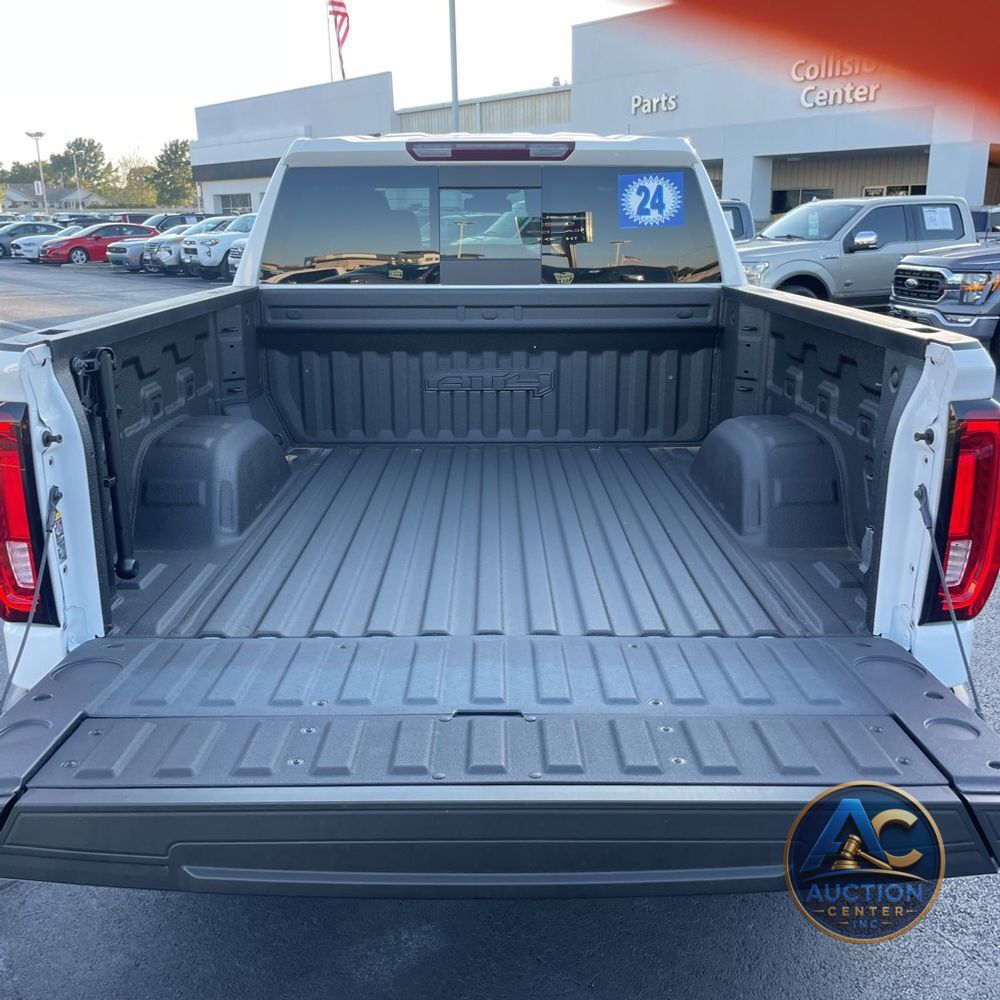 2024 GMC Sierra 1500 AT4