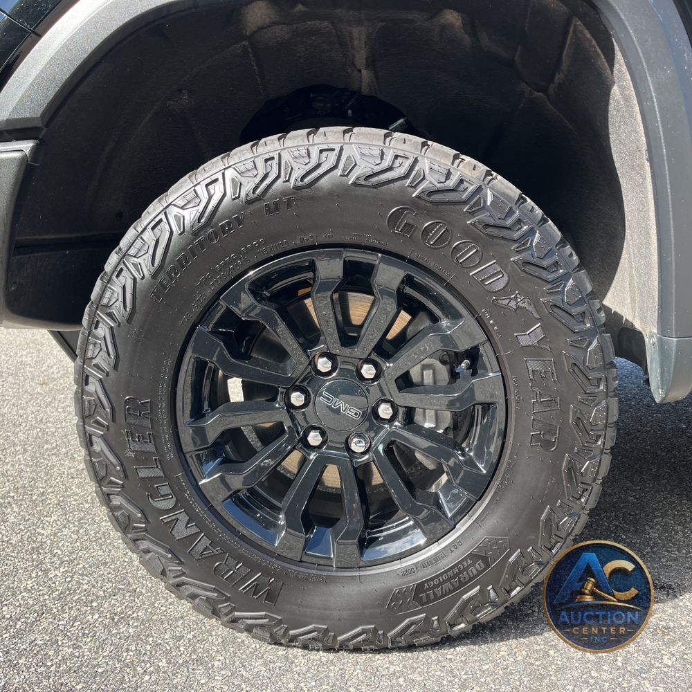 2023 GMC Sierra 1500 AT4X
