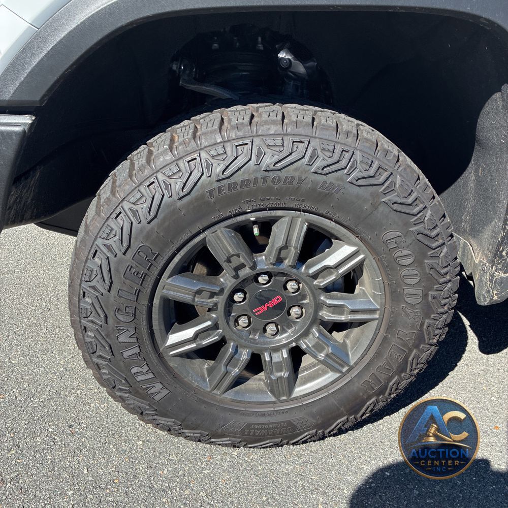 2025 GMC Sierra 1500 AT4X