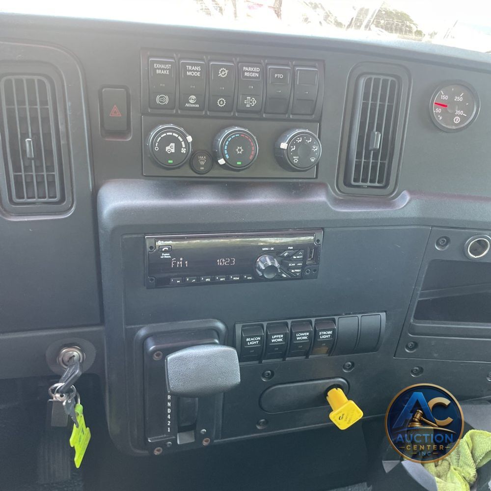 2020 International  MV607 SBA Tow truck