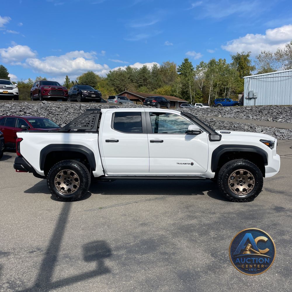2025 Toyota Tacoma Trailhunter HV
