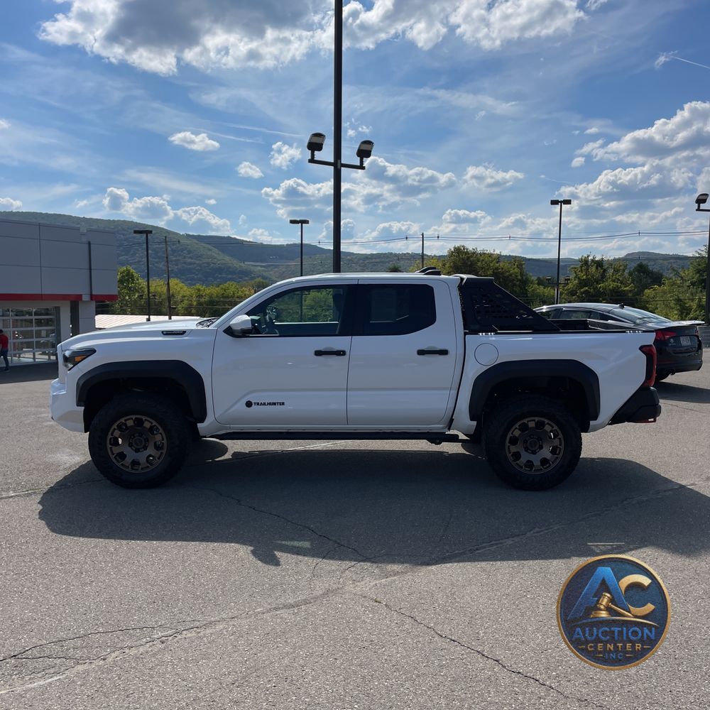 2025 Toyota Tacoma Trailhunter HV