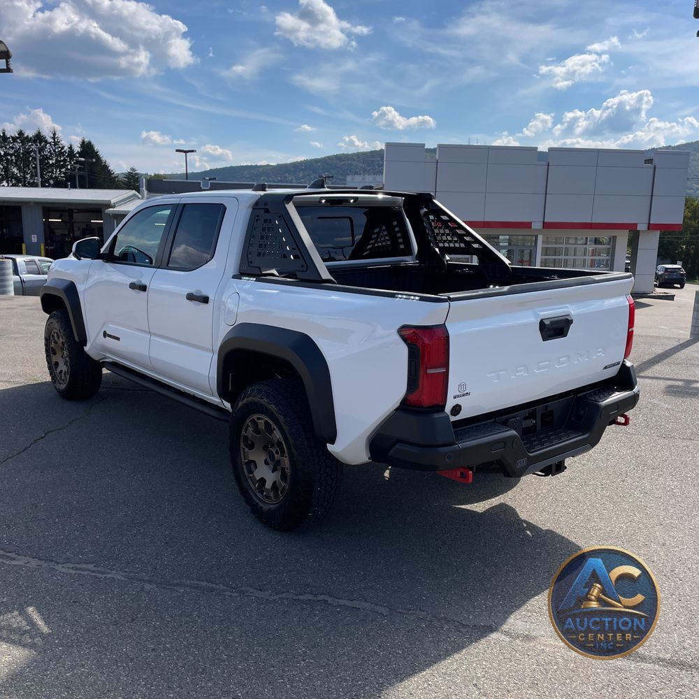 2025 Toyota Tacoma Trailhunter HV