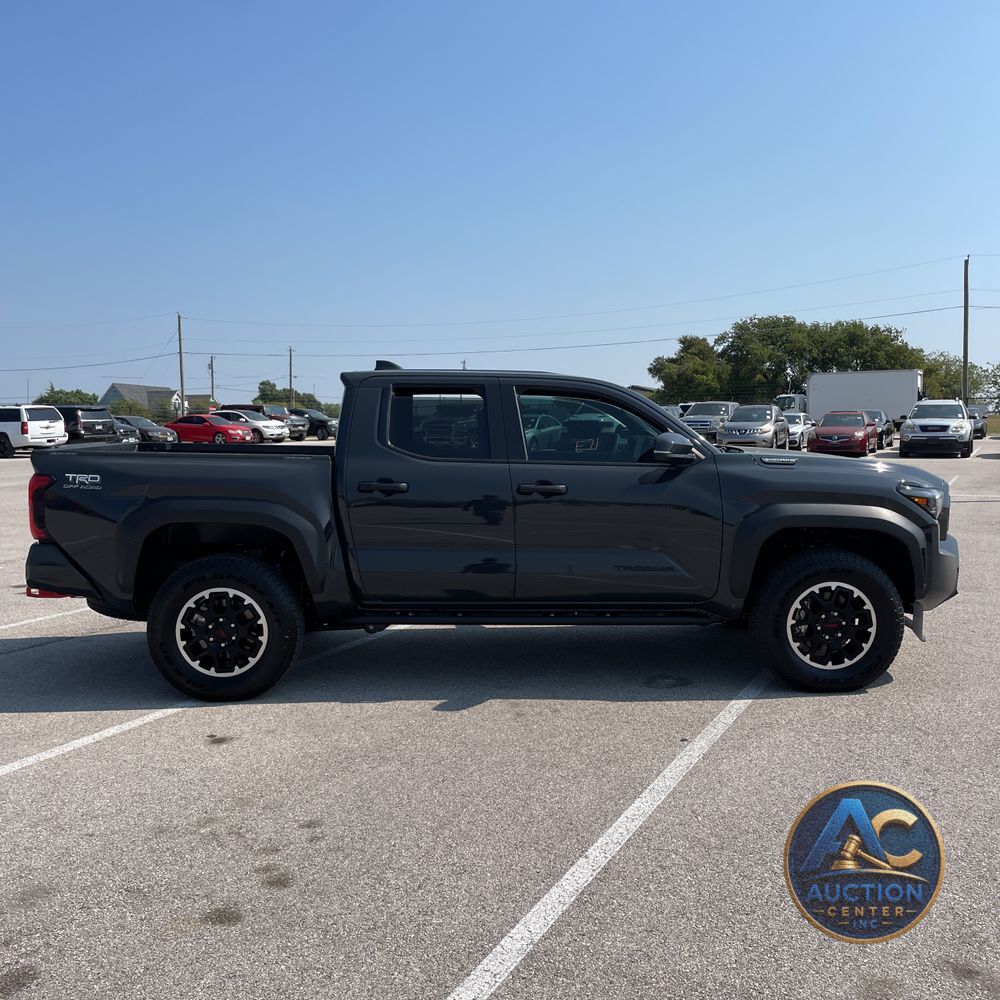 2025 Toyota Tacoma TRD Off-Road HV