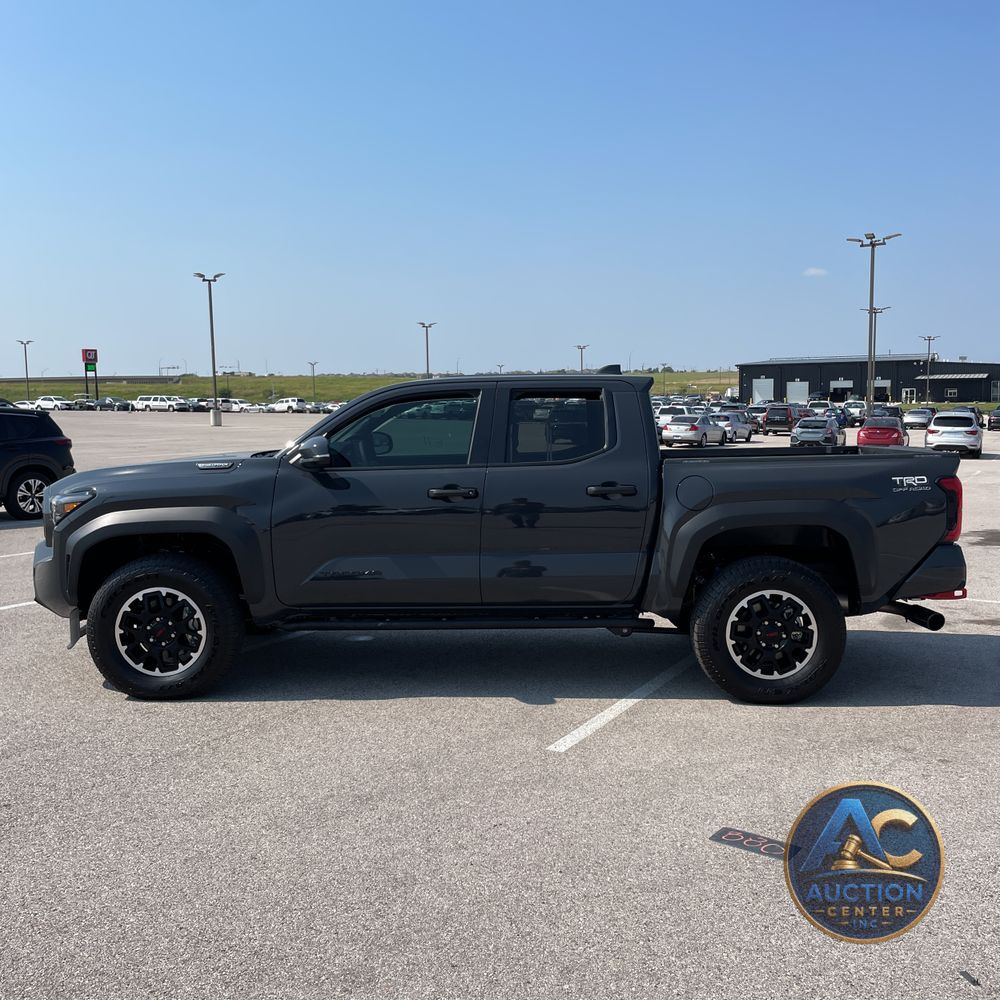 2025 Toyota Tacoma TRD Off-Road HV