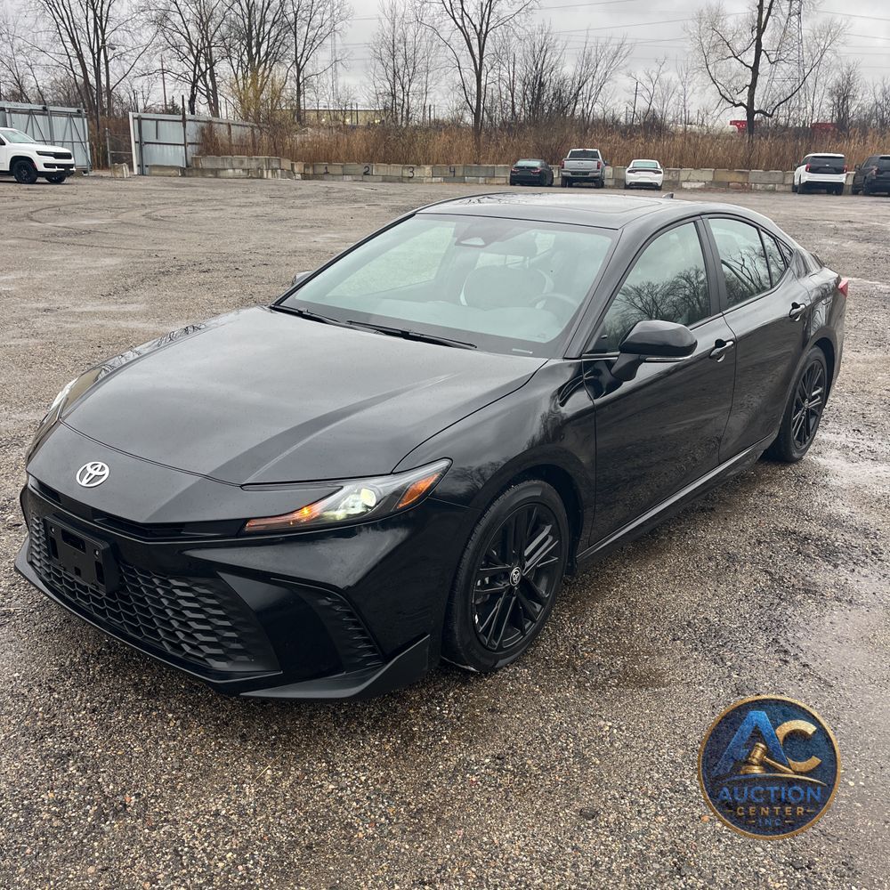 2025 Toyota Camry SE