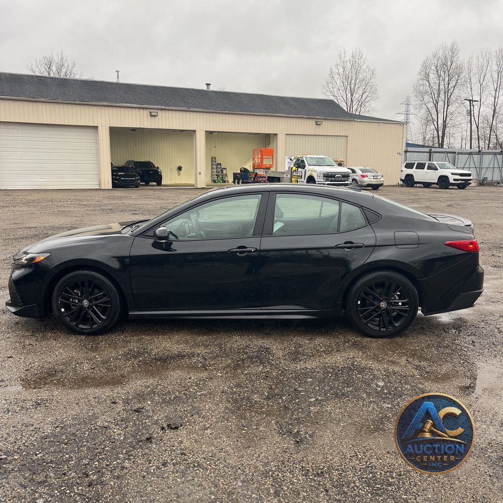 2025 Toyota Camry SE