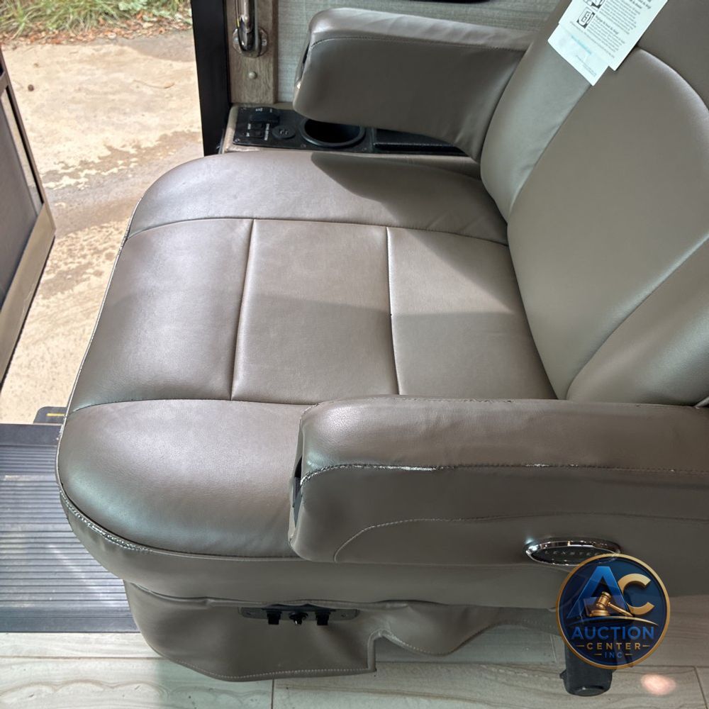 2019 Jayco Embark 37B