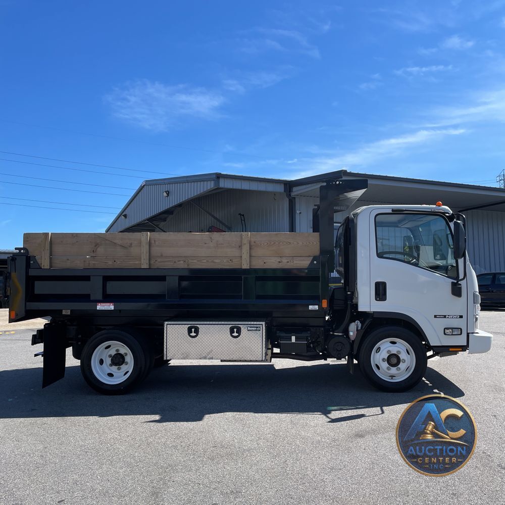 2025 Isuzu NRR NRR