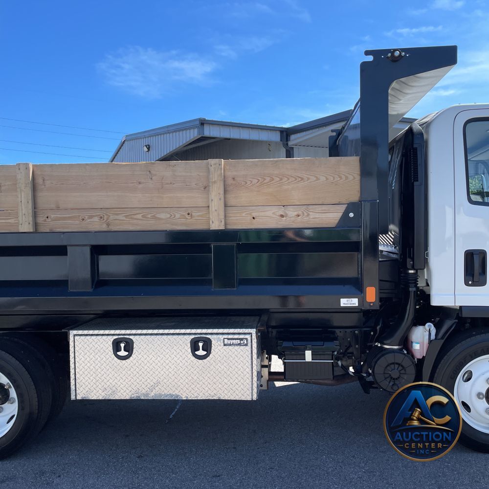 2025 Isuzu NRR NRR