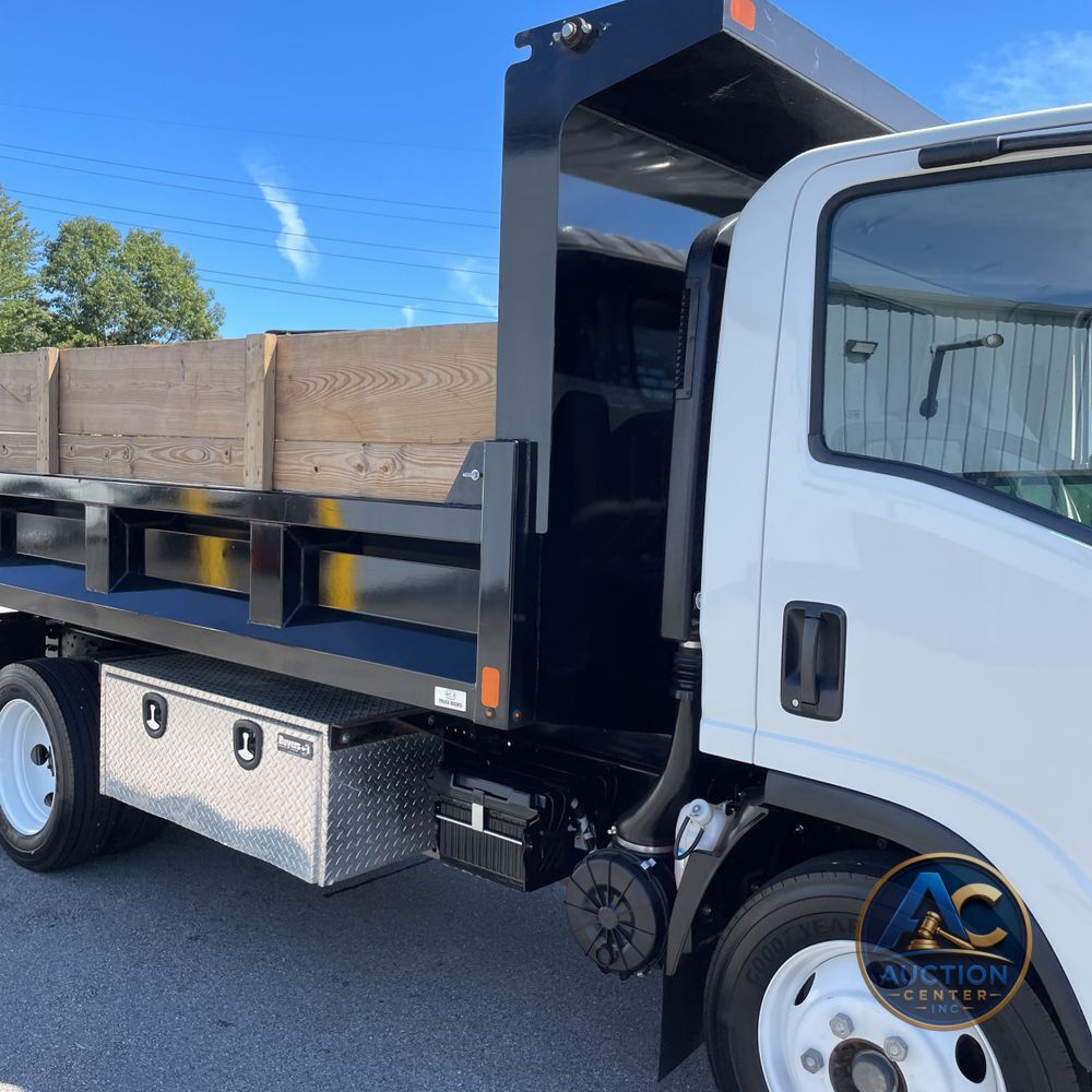 2025 Isuzu NRR NRR