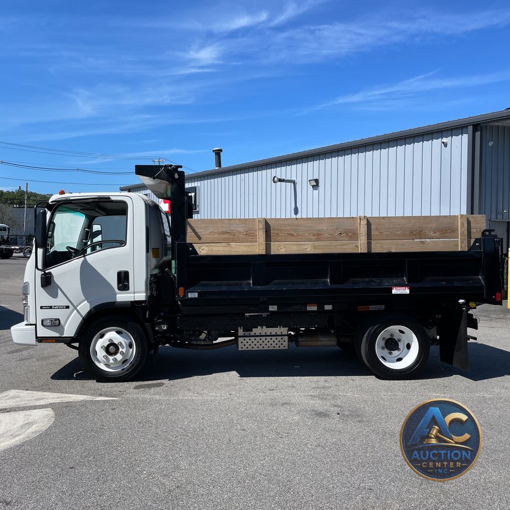 2025 Isuzu NRR NRR