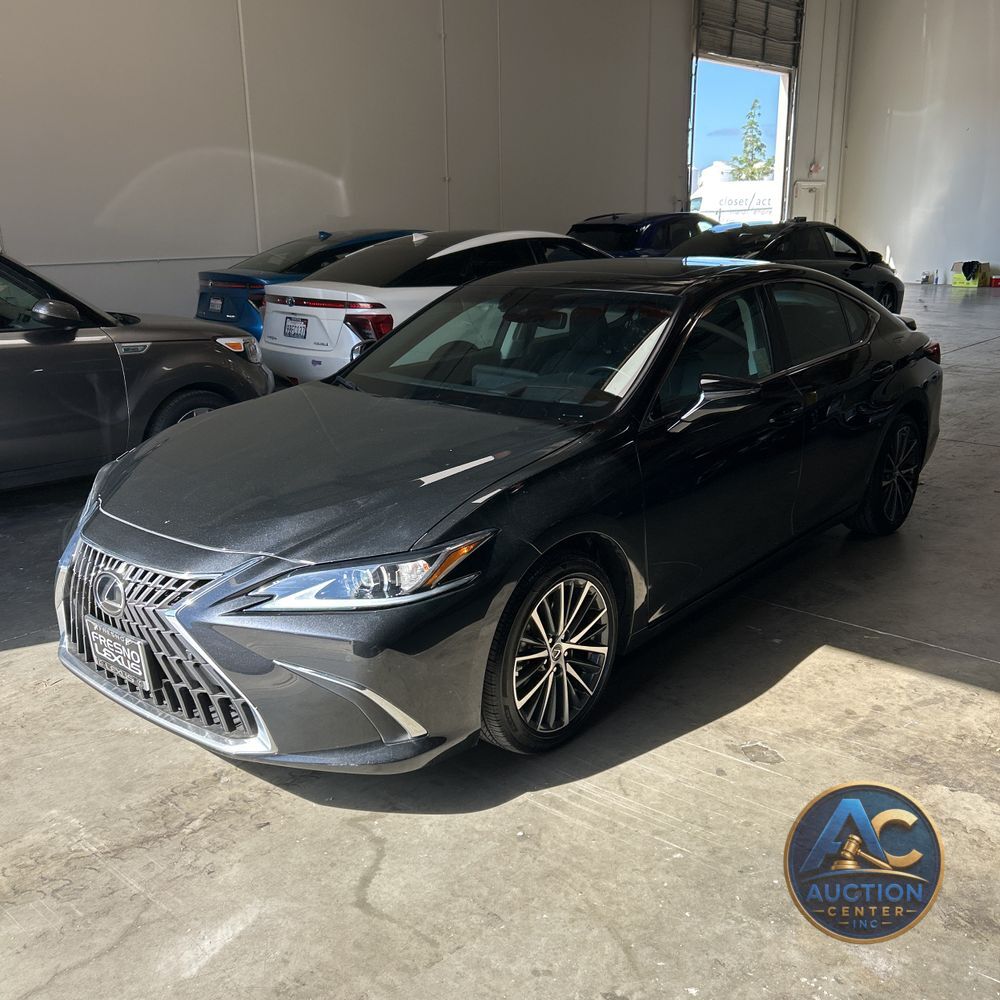 2025 Lexus ES 300h Base