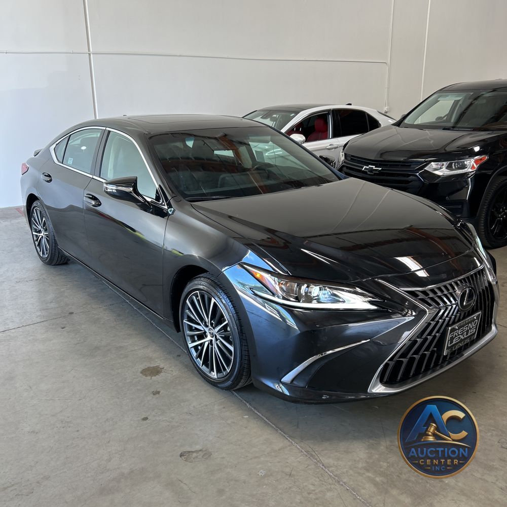 2025 Lexus ES 300h Base