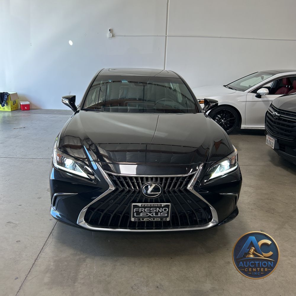 2025 Lexus ES 300h Base