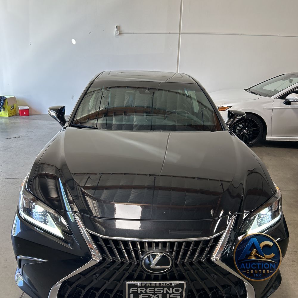 2025 Lexus ES 300h Base