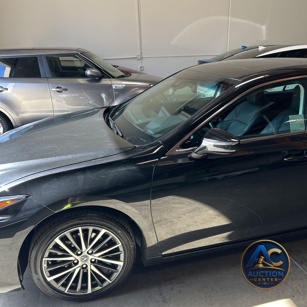 2025 Lexus ES 300h Base