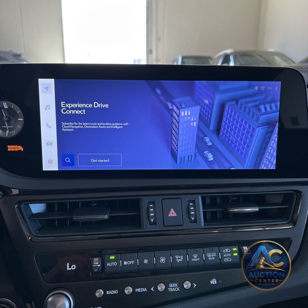 2025 Lexus ES 300h Base