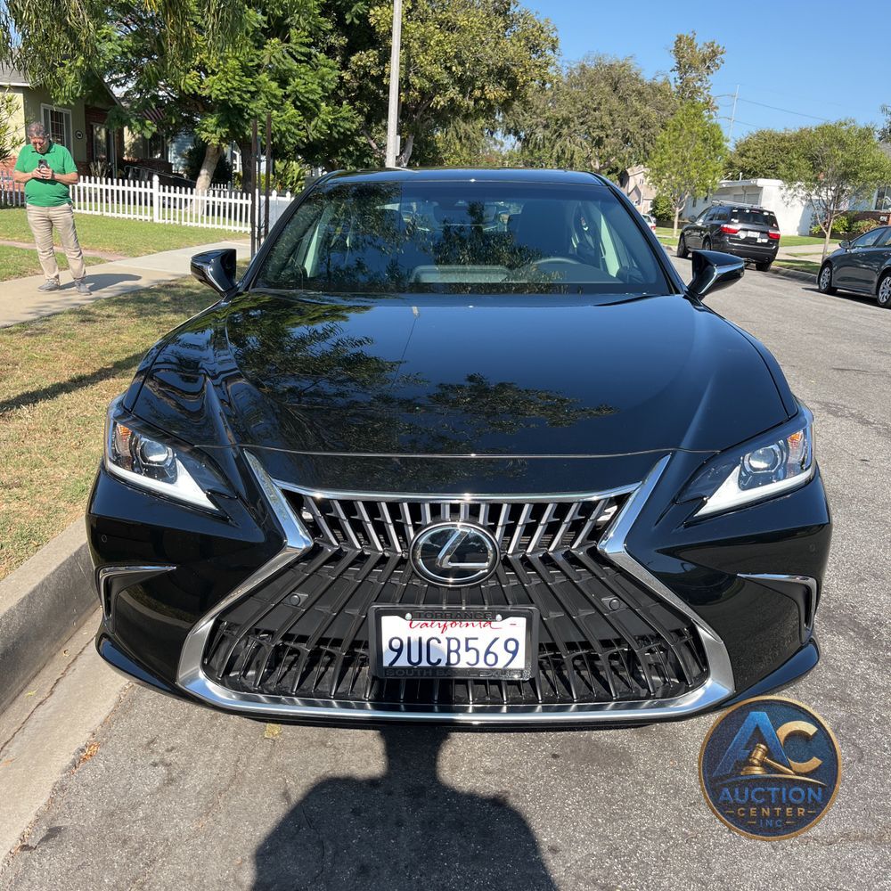 2025 Lexus ES 300h Base
