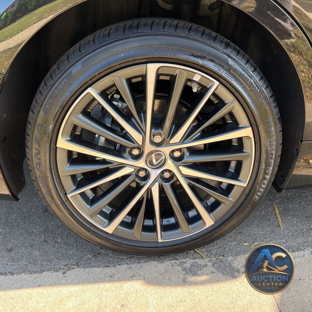2025 Lexus ES 300h Base