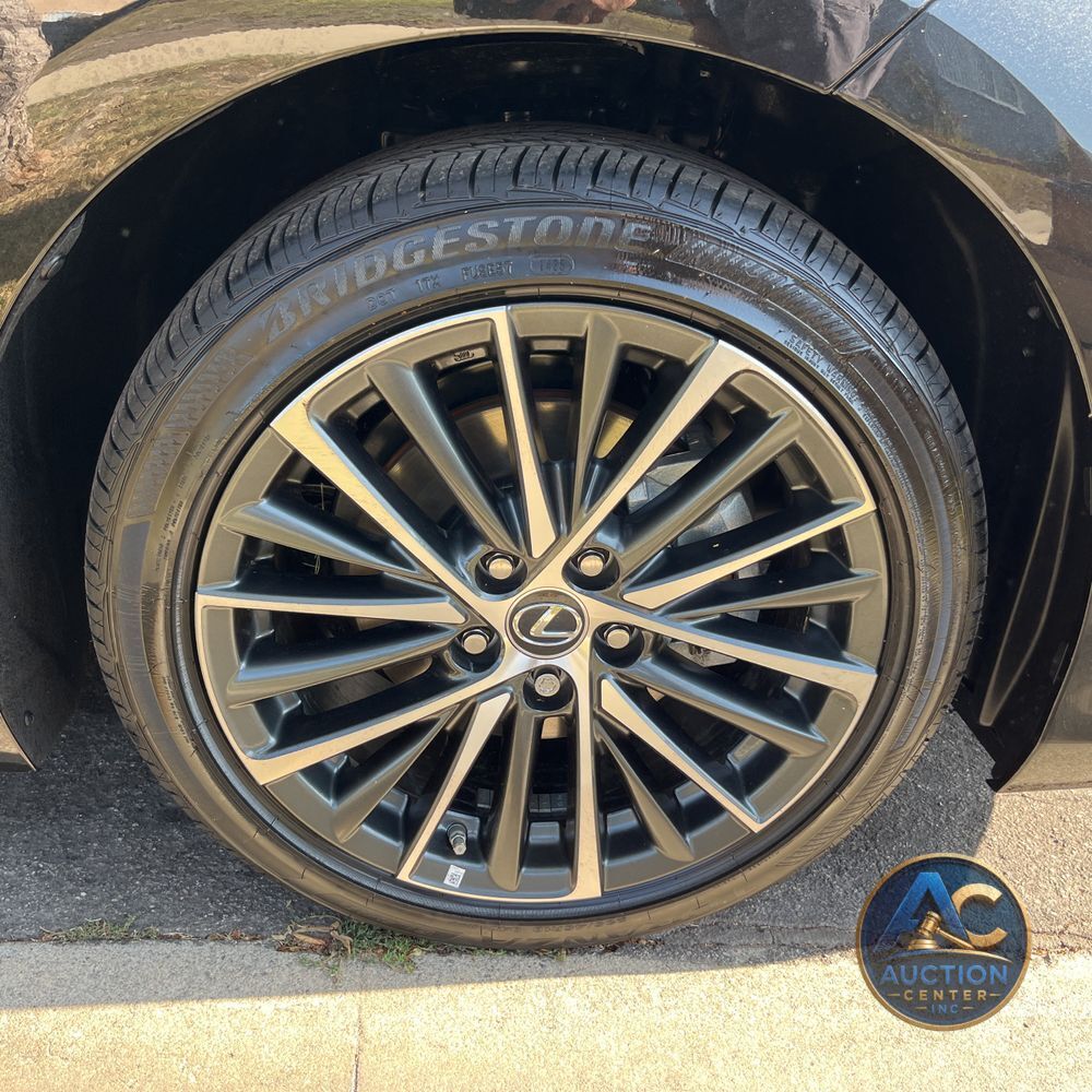 2025 Lexus ES 300h Base