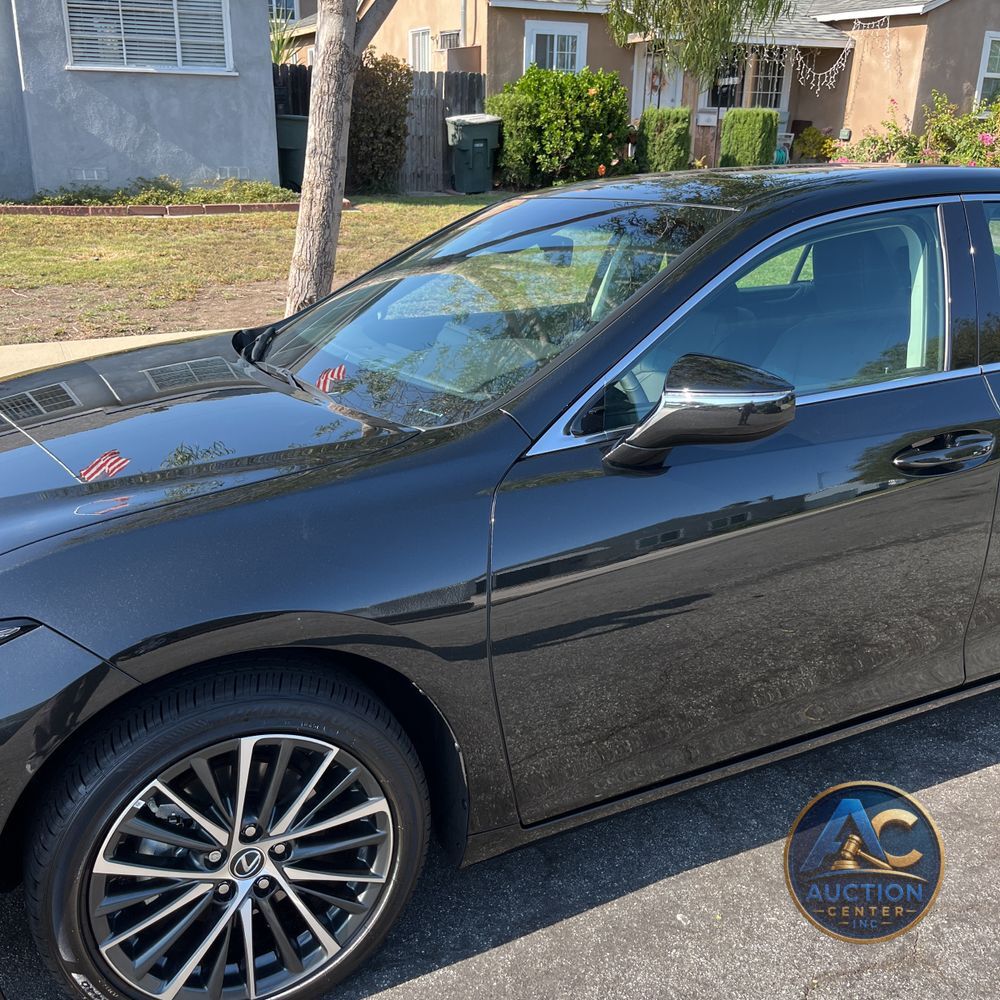 2025 Lexus ES 300h Base