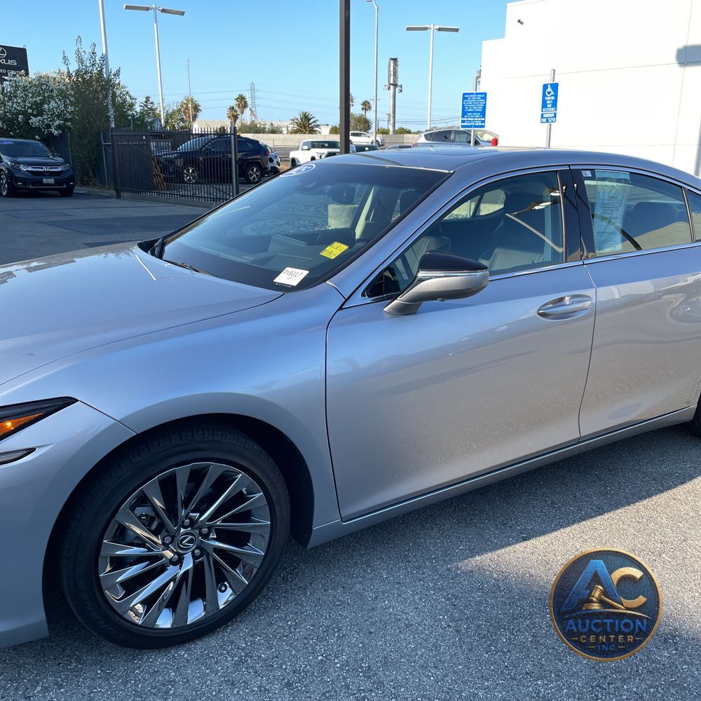 2025 Lexus ES 300h Luxury