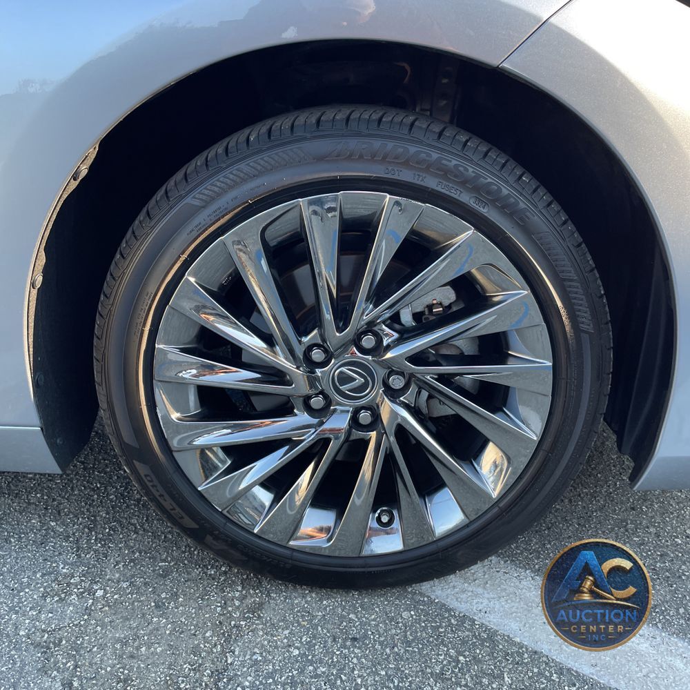 2025 Lexus ES 300h Luxury