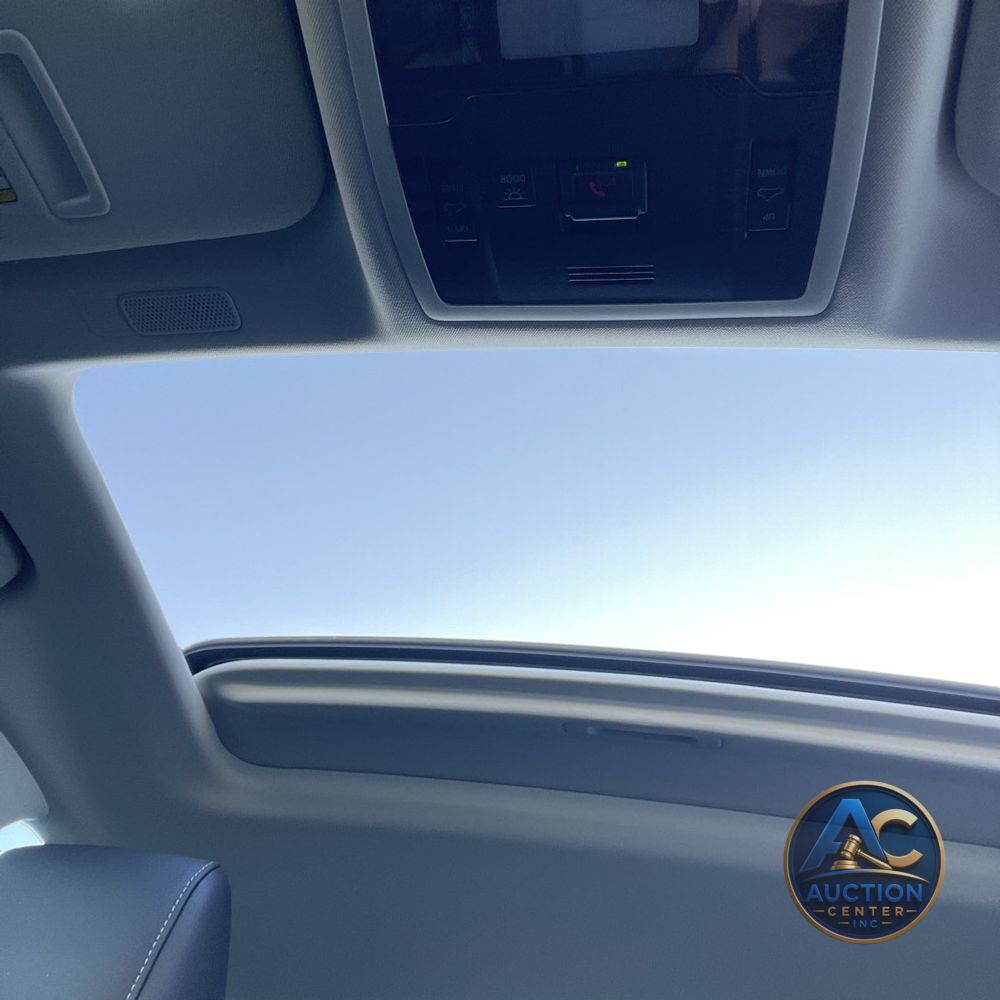 2025 Lexus ES 300h Luxury