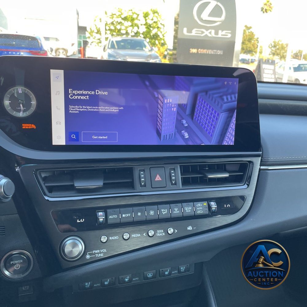 2025 Lexus ES 300h Luxury