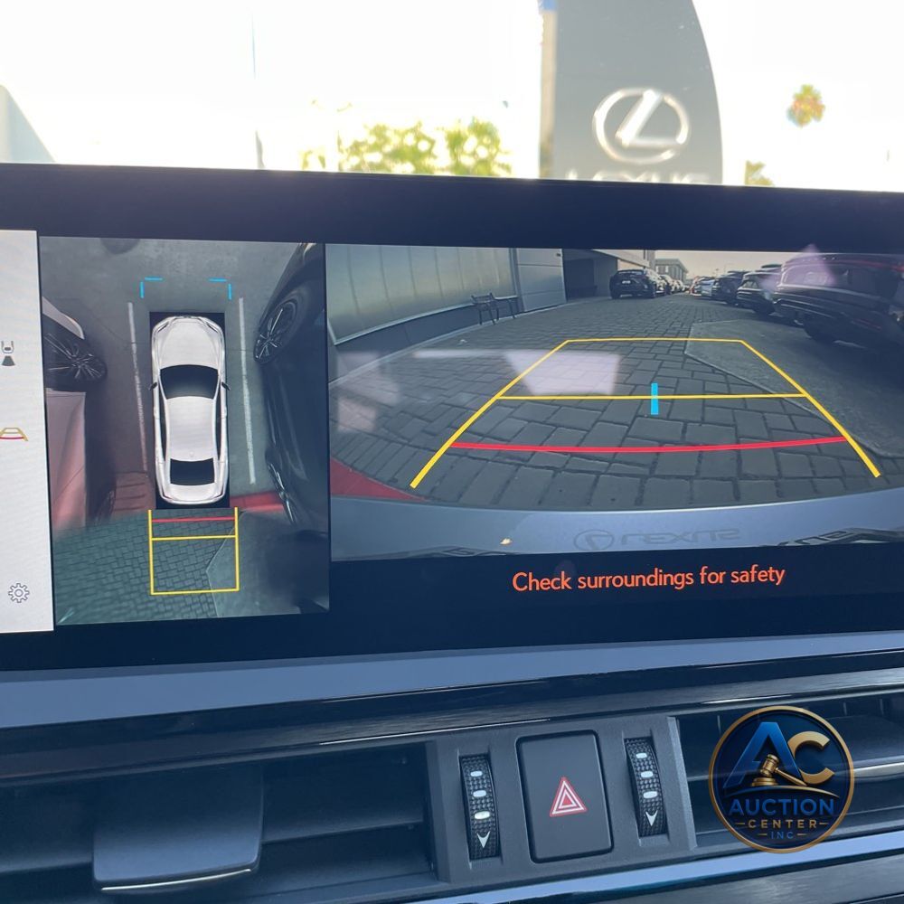 2025 Lexus ES 300h Luxury