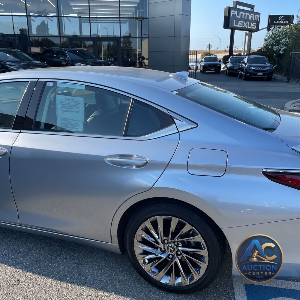 2025 Lexus ES 300h Luxury