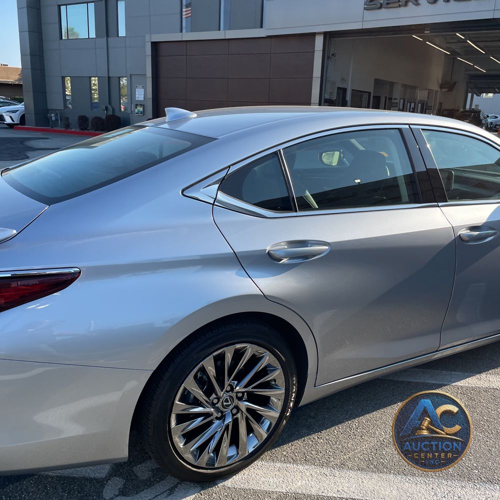 2025 Lexus ES 300h Luxury